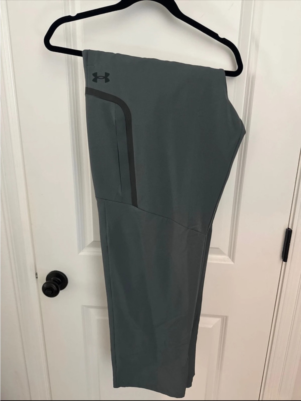 Under Armour Men's Dark Gray Athletic Joggers